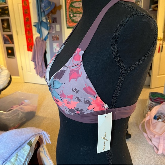 NWT Bikini Top - Picture 3 of 6